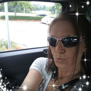 Meet your Posher, Lois